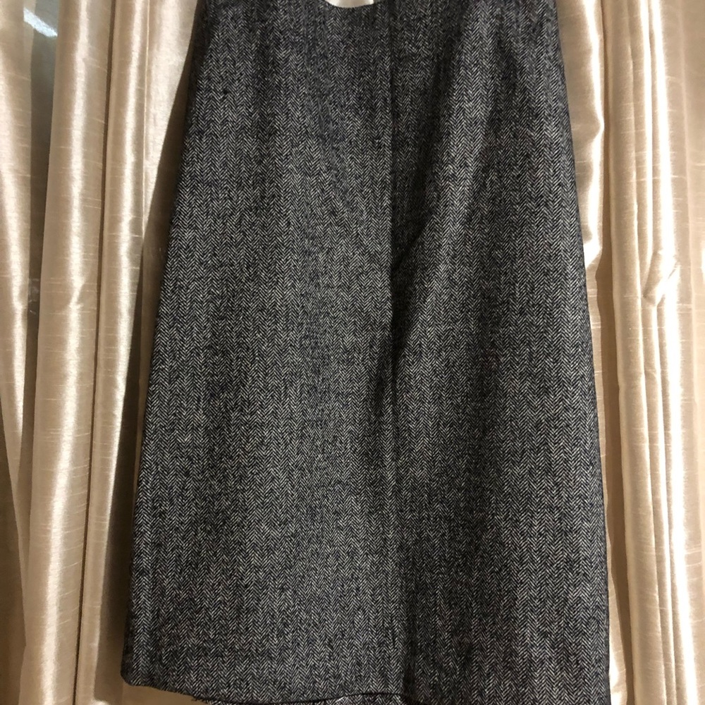 NWOT HERRINGBONE WOOL SKIRT